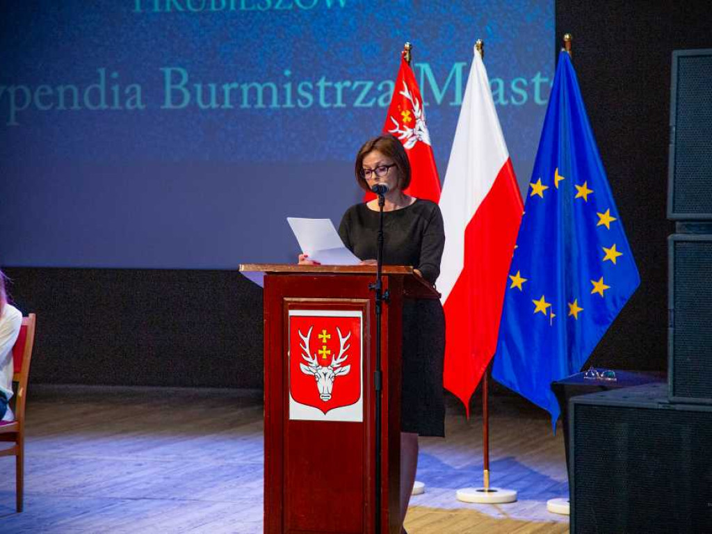 Stypendia Burmistrza Miasta Hrubieszowa wręczone [ZDJĘCIA]