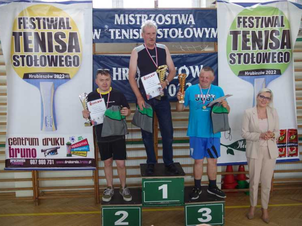 Beata Oliwiak zwyciężyła w turnieju tenisa stołowego [ZDJĘCIA]