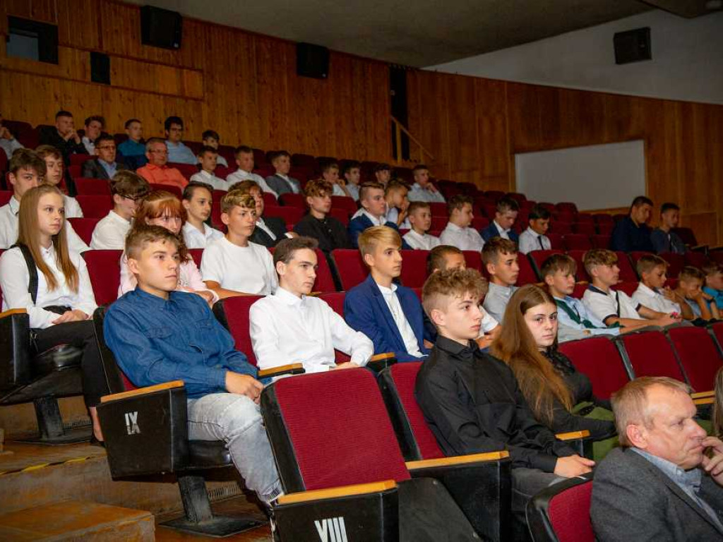 Stypendia Burmistrza Miasta Hrubieszowa wręczone [ZDJĘCIA]