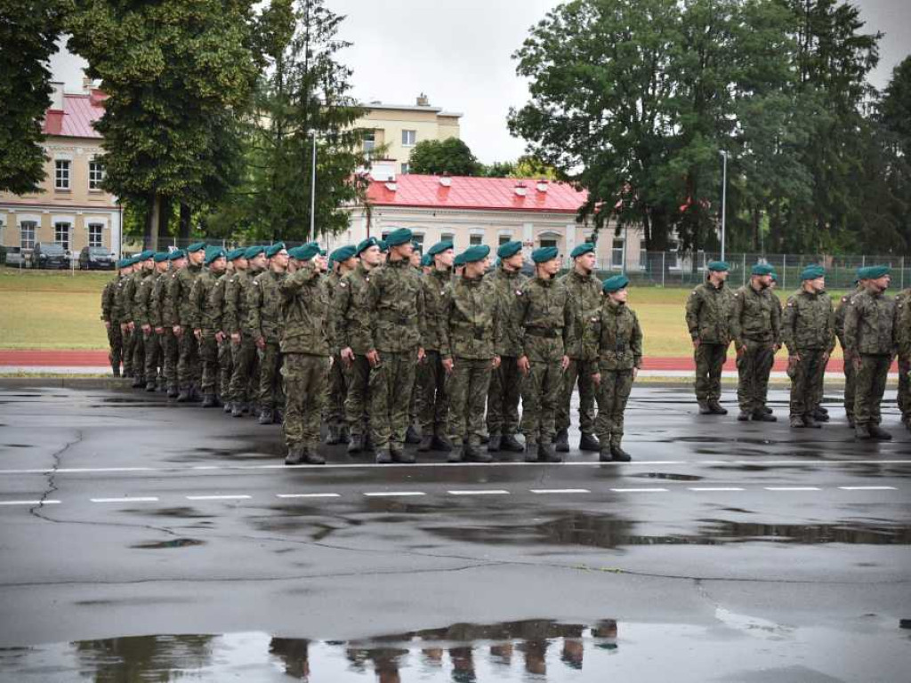 Hrubieszów: Uroczyste wręczenie broni elewom [ZDJĘCIA]