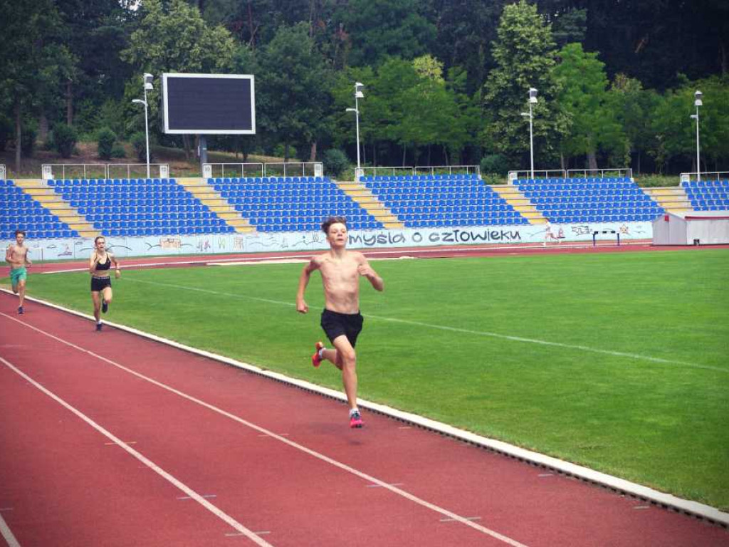 Udany sprawdzian lekkoatletów Unii Hrubieszów na obozie sportowym! [ZDJĘCIA]