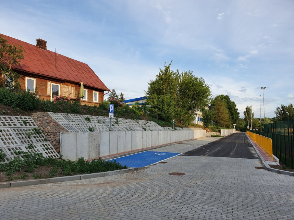 Hrubieszów: Droga dojazdowa do basenu (ZDJĘCIA)