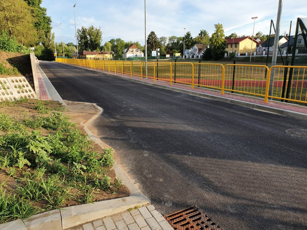 Hrubieszów: Droga dojazdowa do basenu (ZDJĘCIA)