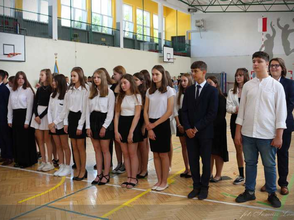 Hrubieszów: Certyfikaty dla uczniów hrubieszowskiej Trójki [ZDJĘCIA]