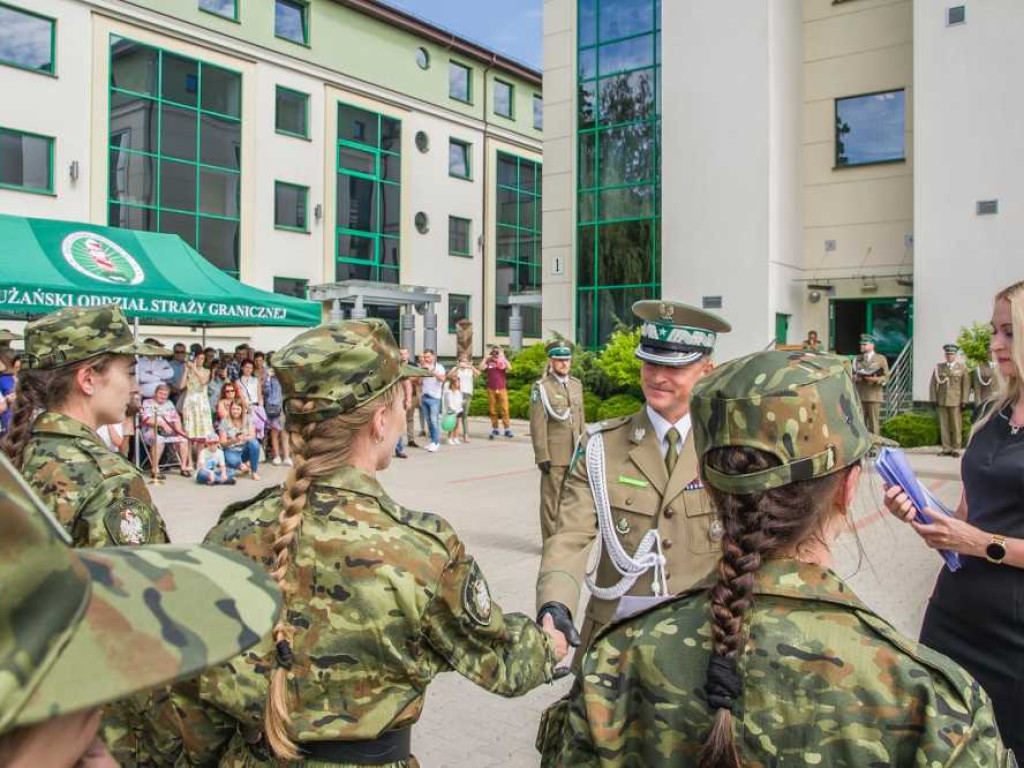 Ślubowanie rekordowo dużej liczby nowo przyjętych funkcjonariuszy NOSG [ZDJĘCIA, WIDEO]