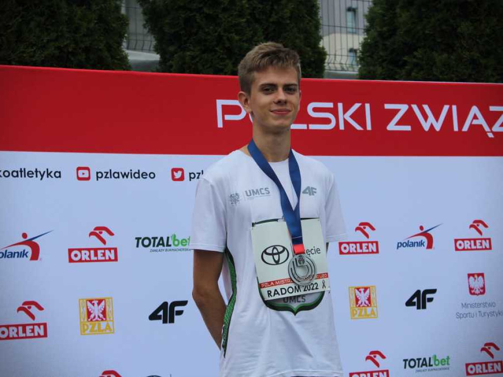 Dwa medale Bartka Kitlińskiego podczas Mistrzostw Polski Juniorów w lekkiej atletyce [ZDJĘCIA]