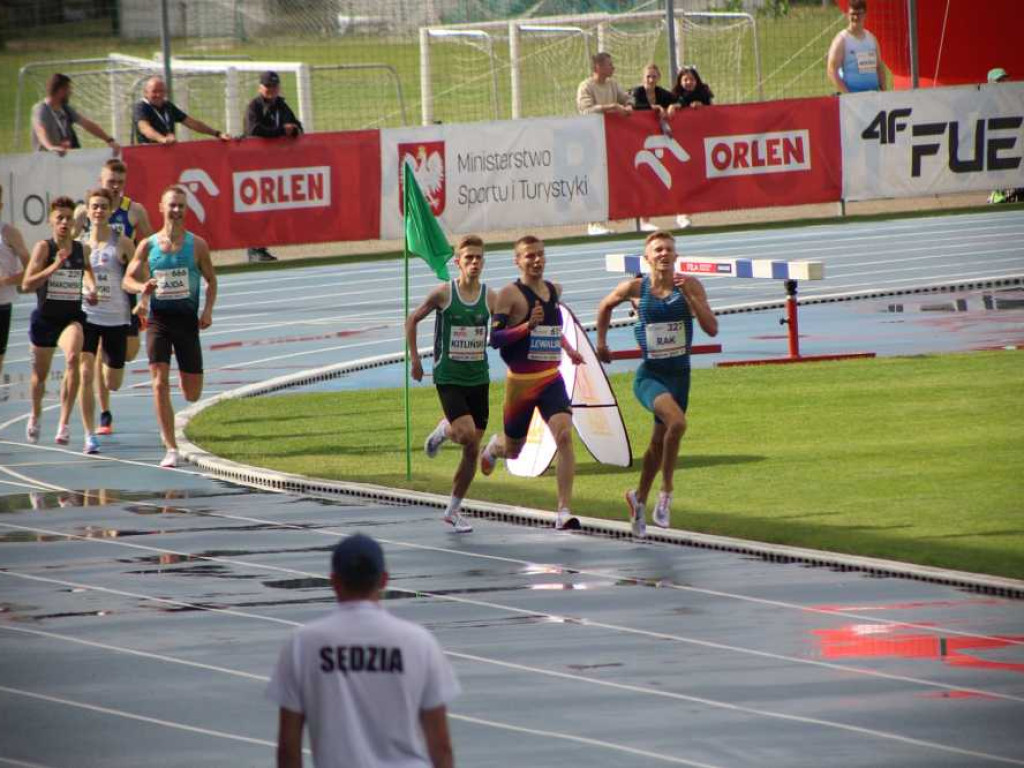 Dwa medale Bartka Kitlińskiego podczas Mistrzostw Polski Juniorów w lekkiej atletyce [ZDJĘCIA]