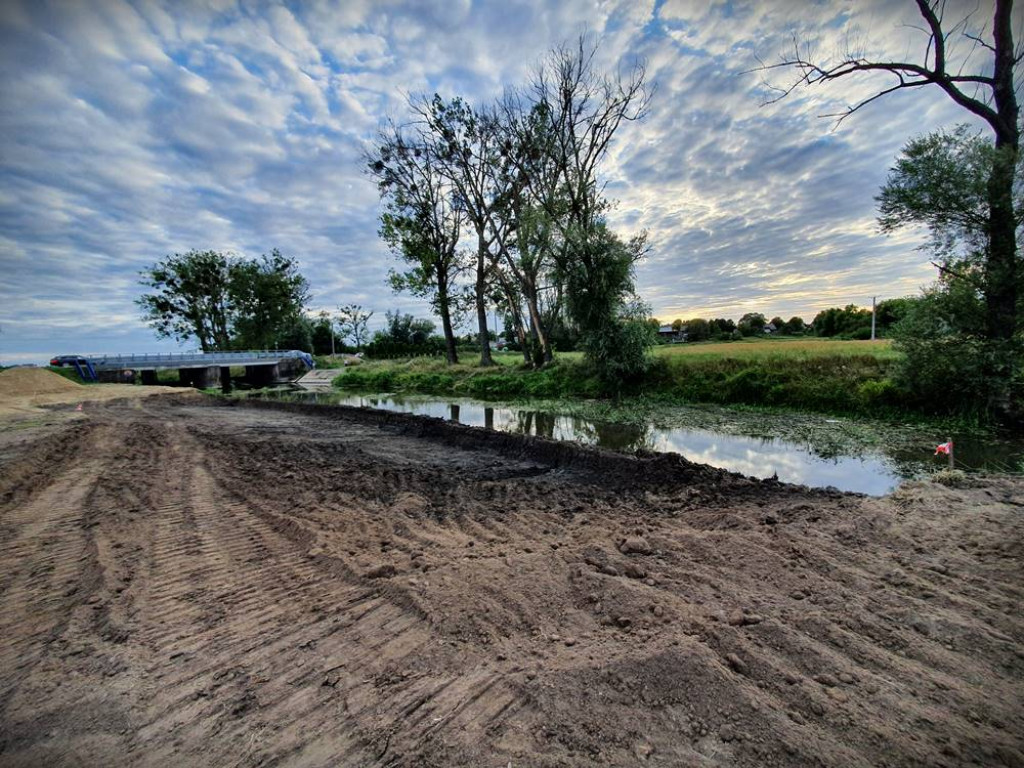 Hrubieszów: Budowa kąpieliska na Huczwie rozpoczęta [ZDJĘCIA]