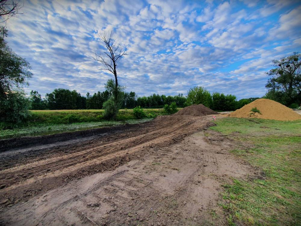 Hrubieszów: Budowa kąpieliska na Huczwie rozpoczęta [ZDJĘCIA]