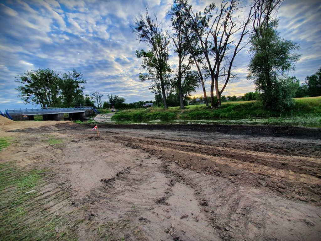 Hrubieszów: Budowa kąpieliska na Huczwie rozpoczęta [ZDJĘCIA]