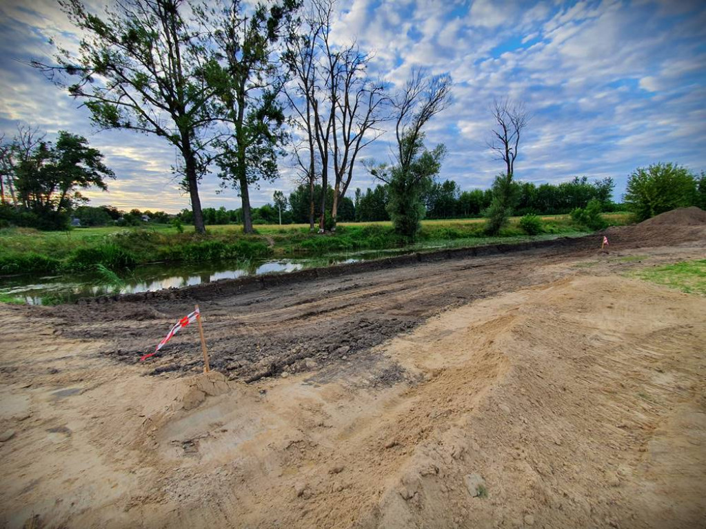 Hrubieszów: Budowa kąpieliska na Huczwie rozpoczęta [ZDJĘCIA]