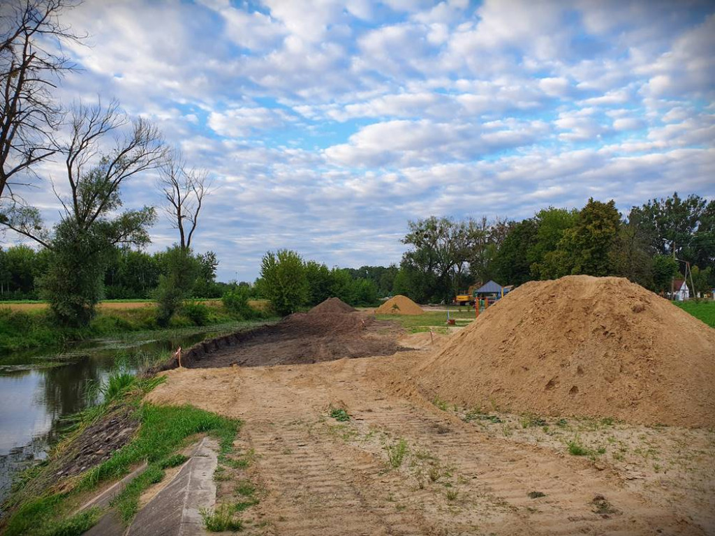 Hrubieszów: Budowa kąpieliska na Huczwie rozpoczęta [ZDJĘCIA]
