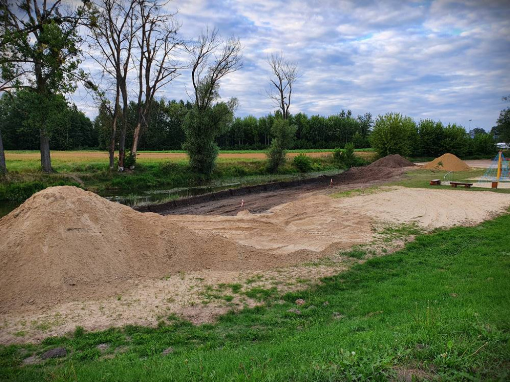 Hrubieszów: Budowa kąpieliska na Huczwie rozpoczęta [ZDJĘCIA]