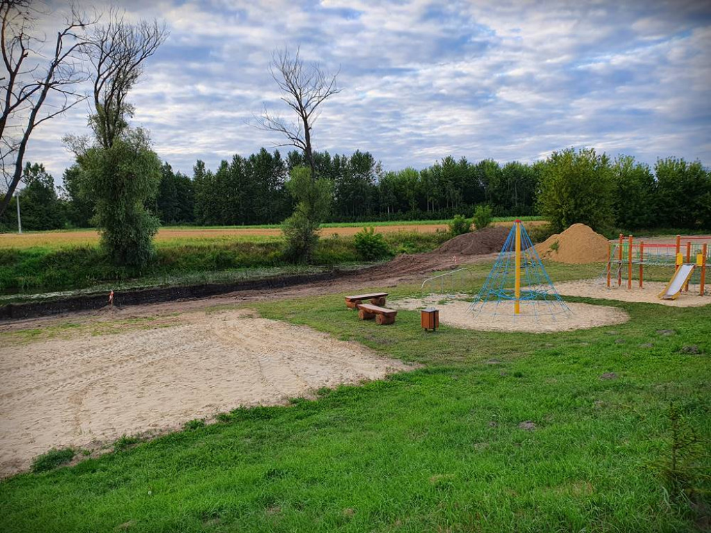 Hrubieszów: Budowa kąpieliska na Huczwie rozpoczęta [ZDJĘCIA]