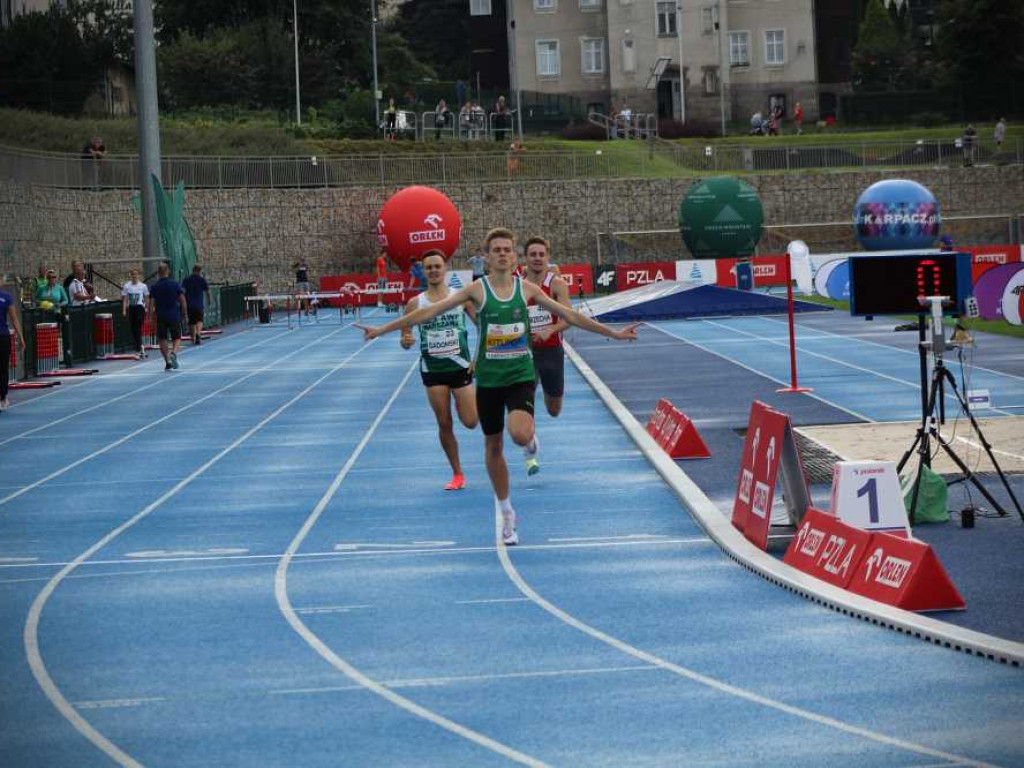 Bartek Kitliński wygrał 800 m w finale drużynowych Mistrzostw Polski w lekkiej atletyce [ZDJĘCIA, WIDEO]