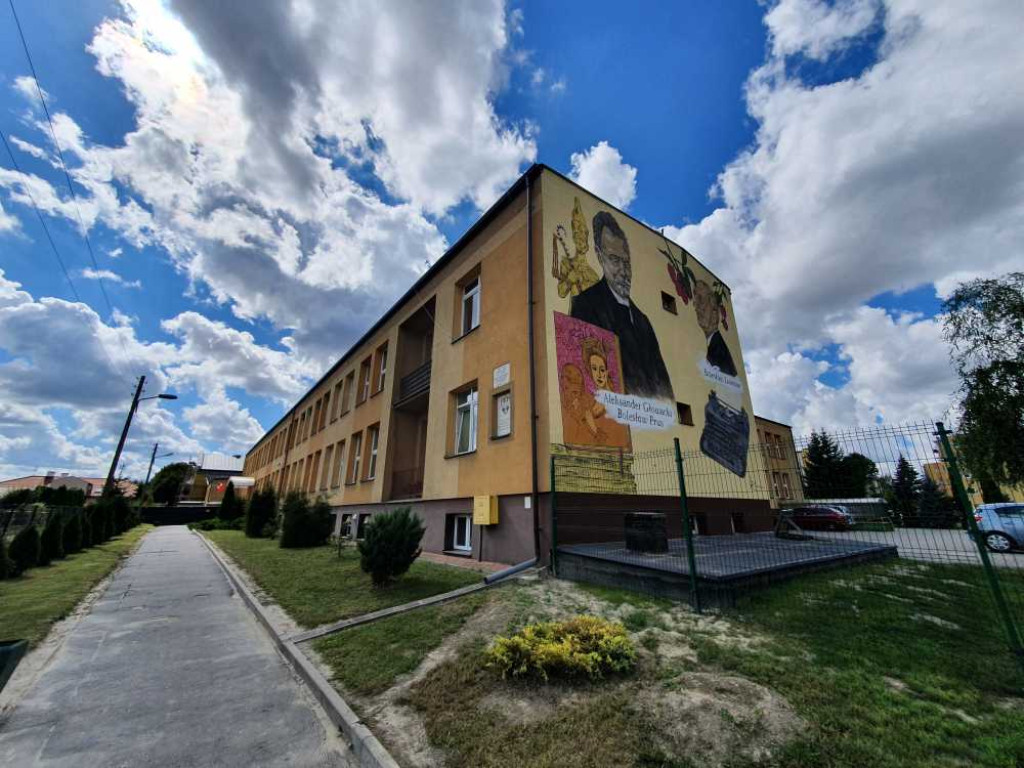 Mural na ścianie hrubieszowskiej Jedynki [ZDJĘCIA]