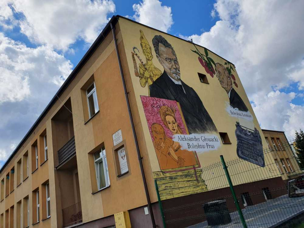 Mural na ścianie hrubieszowskiej Jedynki [ZDJĘCIA]