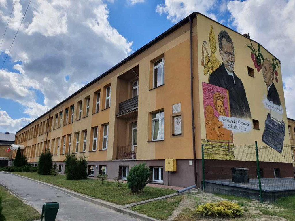 Mural na ścianie hrubieszowskiej Jedynki [ZDJĘCIA]