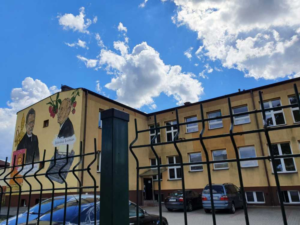 Mural na ścianie hrubieszowskiej Jedynki [ZDJĘCIA]