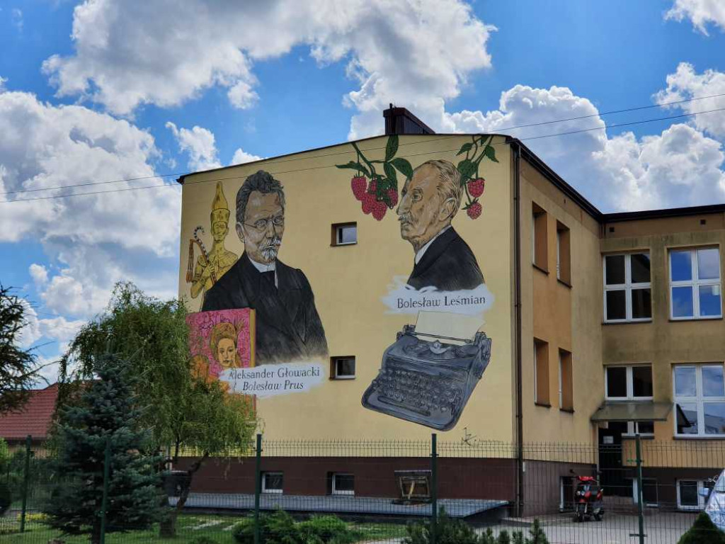 Mural na ścianie hrubieszowskiej Jedynki [ZDJĘCIA]