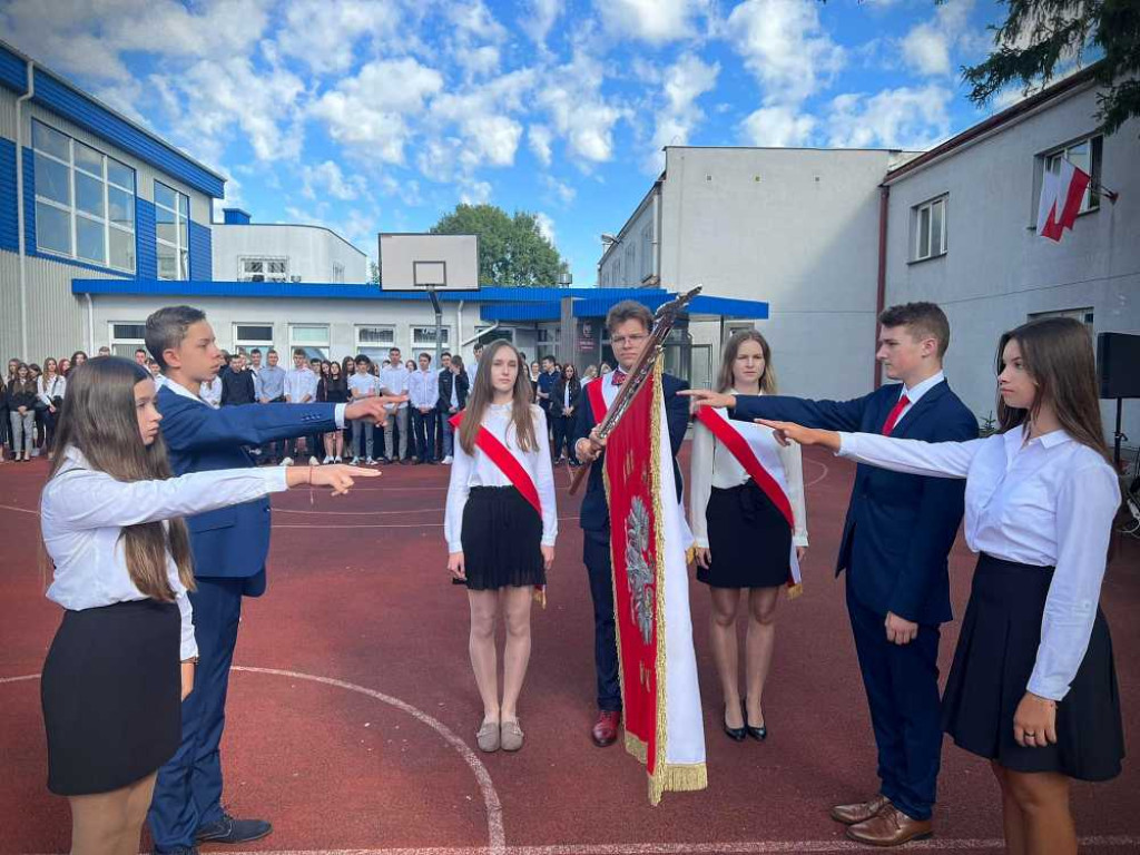Hrubieszów: Rozpoczęcie roku szkolnego w Kościuszce [ZDJĘCIA]
