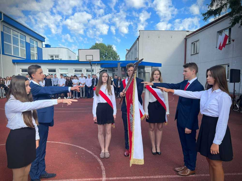 Hrubieszów: Rozpoczęcie roku szkolnego w Kościuszce [ZDJĘCIA]