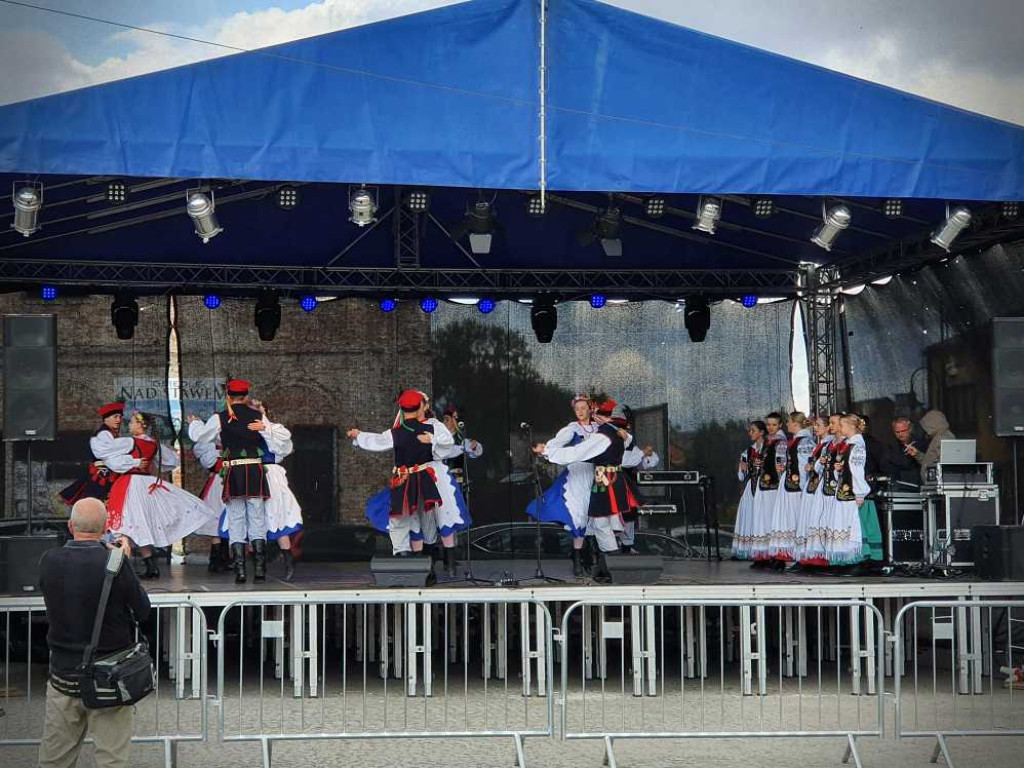 Trwa festyn na hrubieszowskim rynku [ZDJĘCIA]
