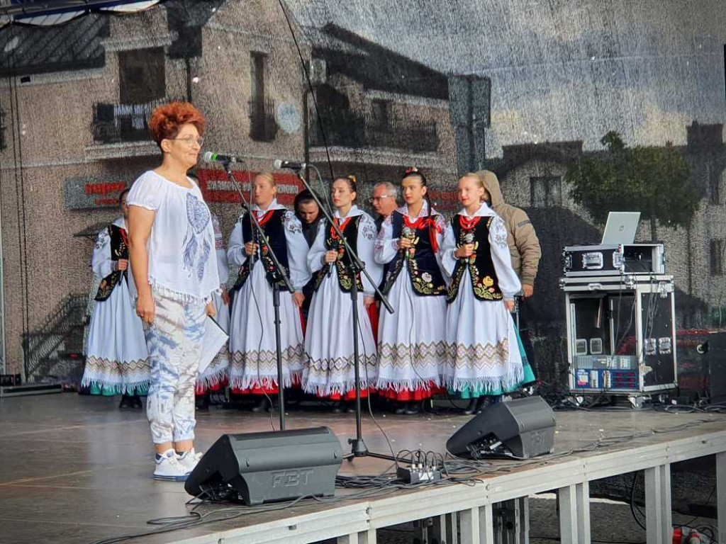 Trwa festyn na hrubieszowskim rynku [ZDJĘCIA]