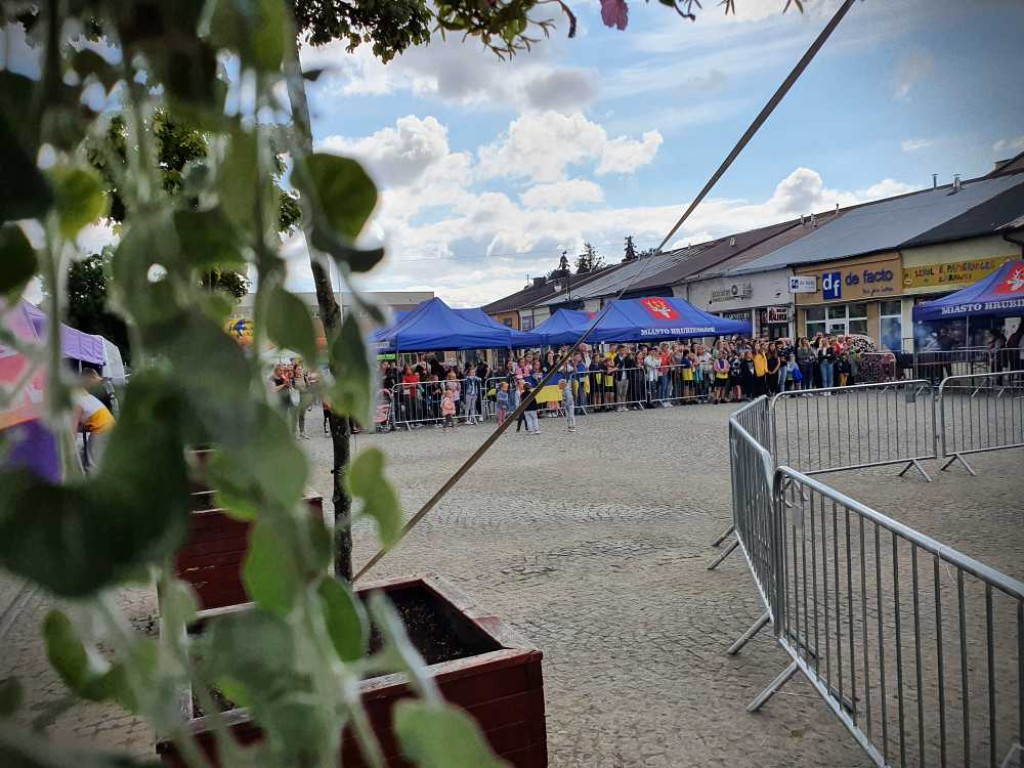 Trwa festyn na hrubieszowskim rynku [ZDJĘCIA]