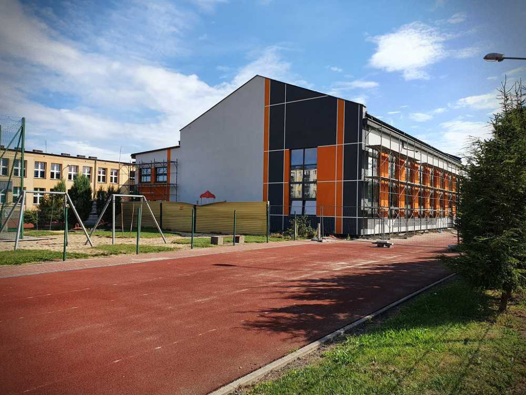 Budowa hali sportowej przy Jedynce [ZDJĘCIA]