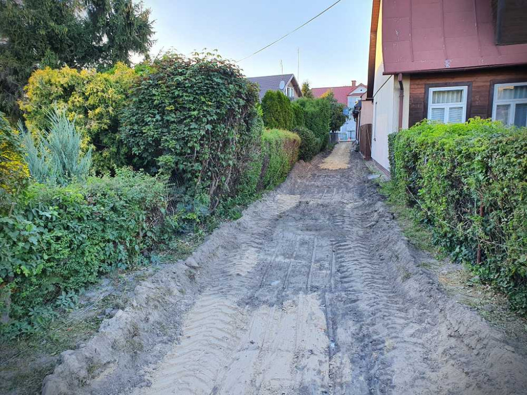 Hrubieszów: Budowa chodnika łączącego ulice Podzamcze i Piłsudskiego [ZDJĘCIA]