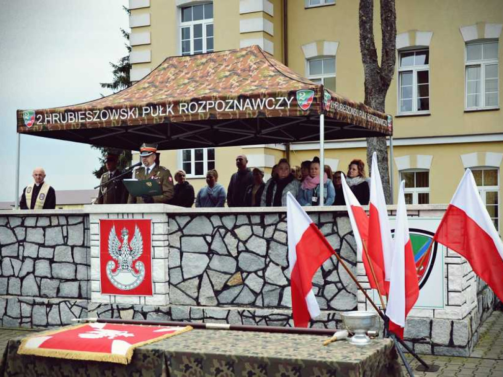 Hrubieszowskiemu pułkowi nadano Chorągiew Wojska Polskiego [ZDJĘCIA]