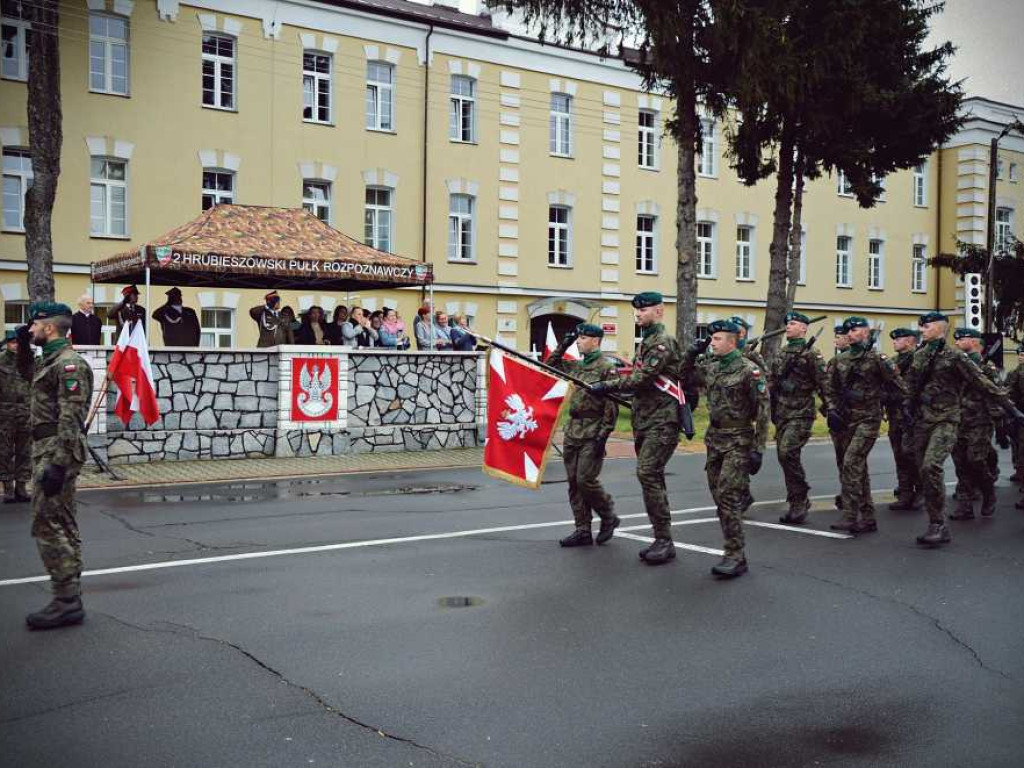 Hrubieszowskiemu pułkowi nadano Chorągiew Wojska Polskiego [ZDJĘCIA]
