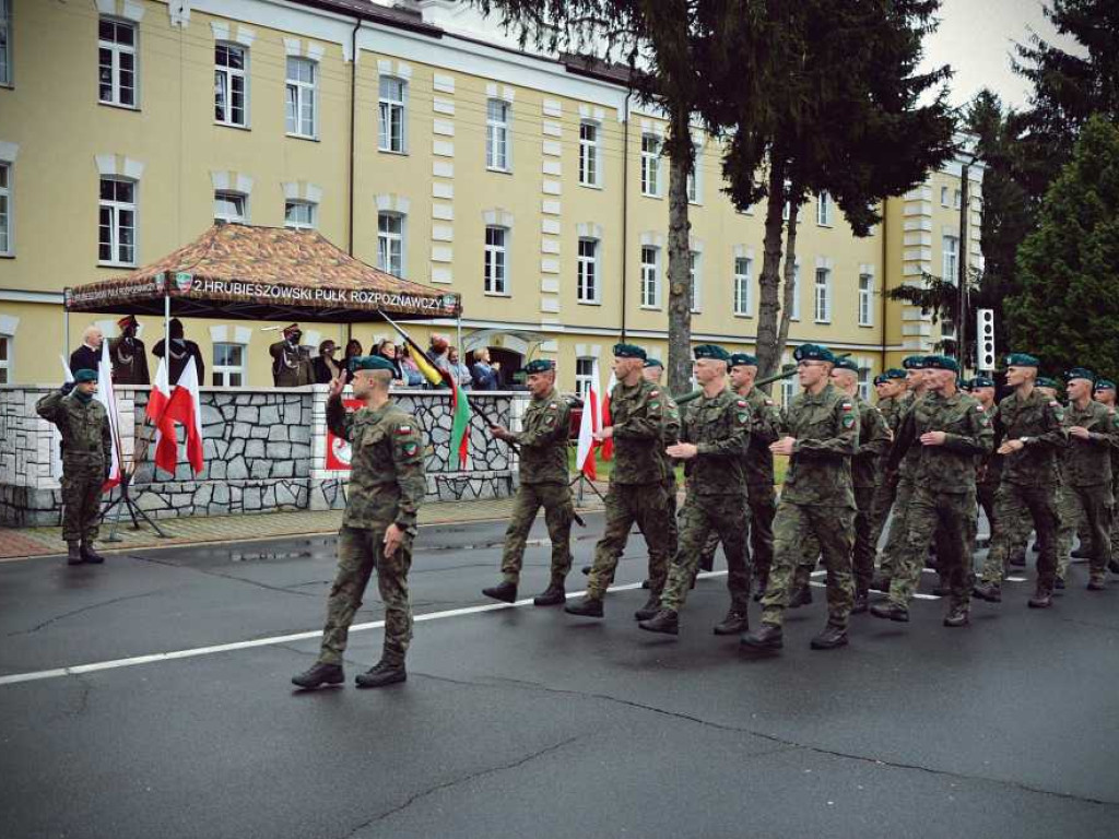 Hrubieszowskiemu pułkowi nadano Chorągiew Wojska Polskiego [ZDJĘCIA]