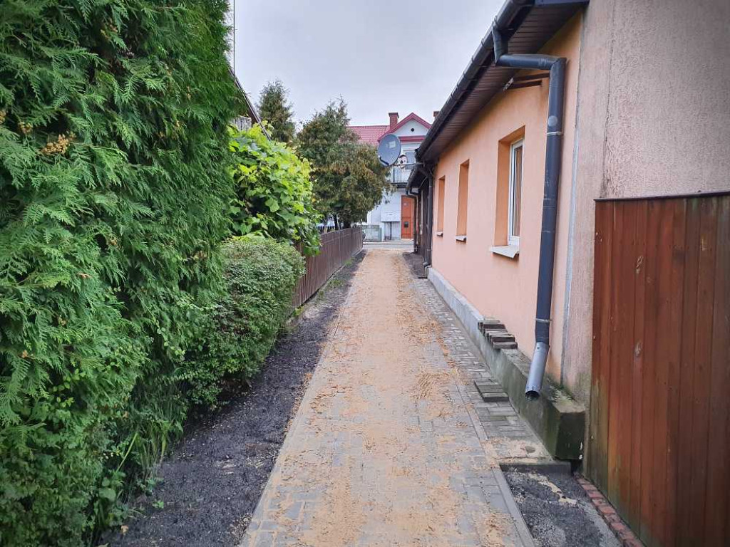 Hrubieszów: Chodnik łączący ulice Podzamcze i Piłsudskiego [ZDJĘCIA]