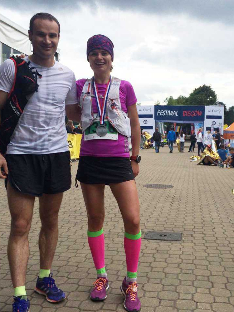 Artur Jabłoński wygrał bieg górski na 100 km! Metę przekroczył w podskokach! [ZDJĘCIA]