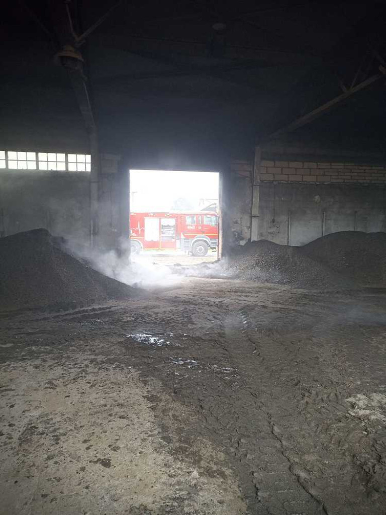 Pożar w magazynie w Werbkowicach [ZDJĘCIA]