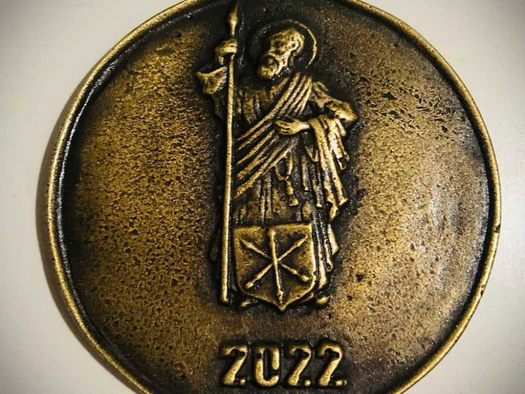Biegiem uczcili Pamięć Żołnierzy Września 1939. Ksiądz Tomasz Szady wygrał w kategorii 