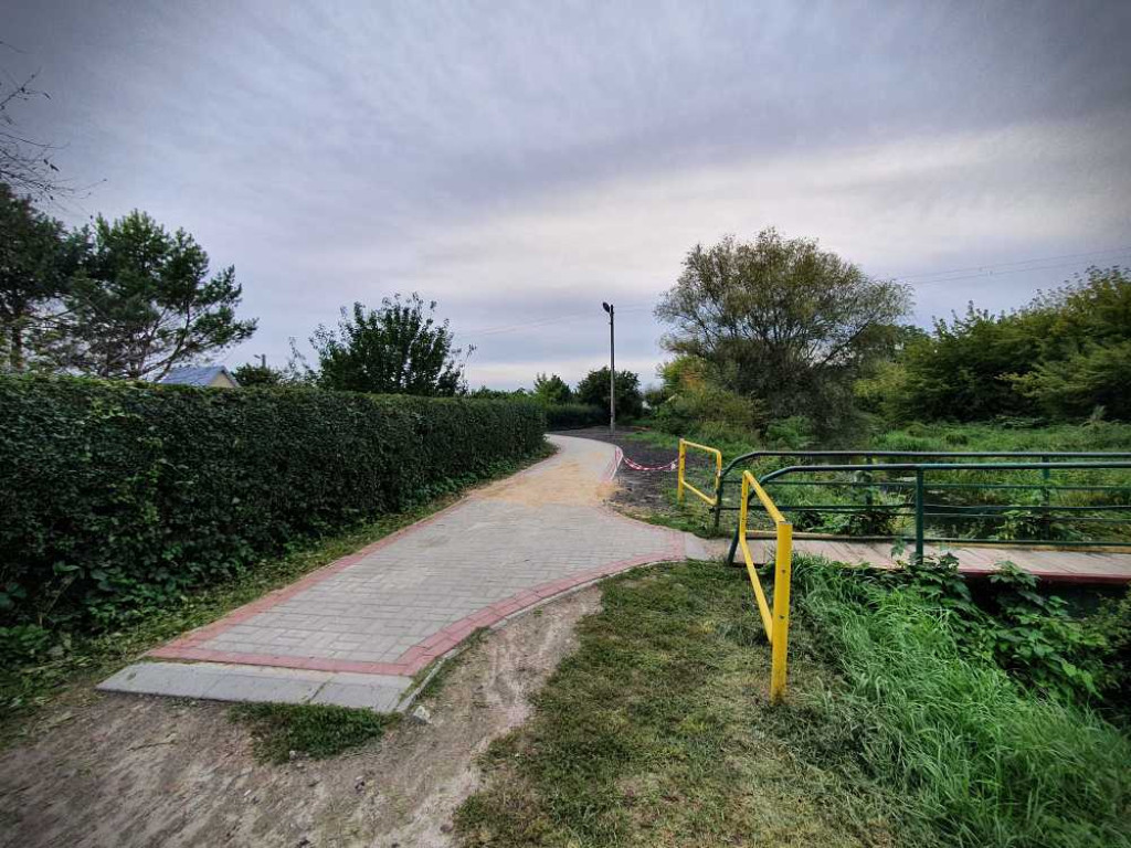 Hrubieszów: Nowy chodnik od Ceglanej do Huczwy [ZDJĘCIA]