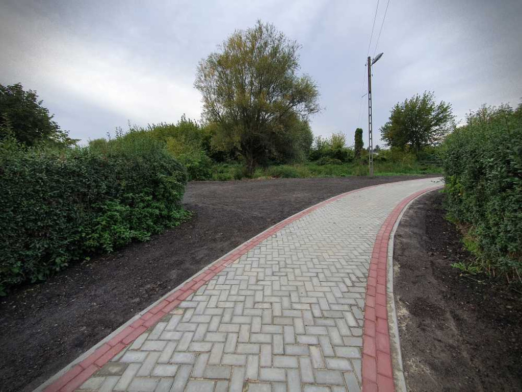 Hrubieszów: Nowy chodnik od Ceglanej do Huczwy [ZDJĘCIA]