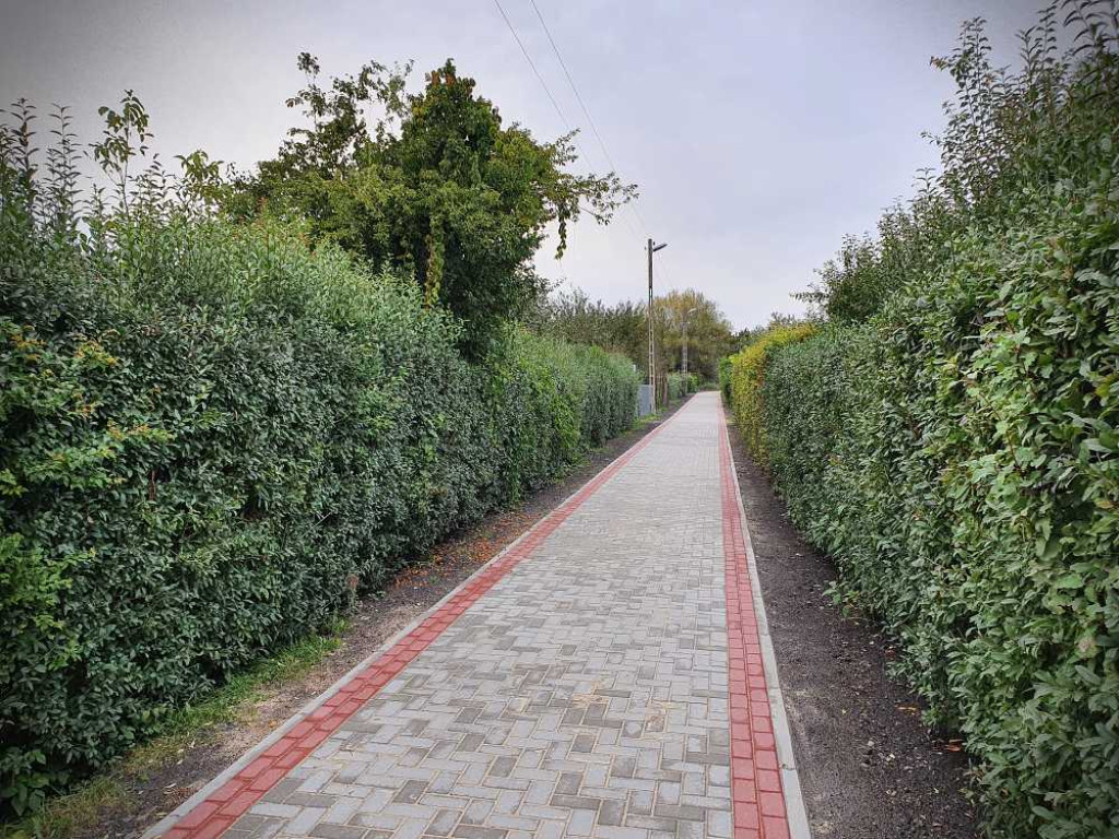 Hrubieszów: Nowy chodnik od Ceglanej do Huczwy [ZDJĘCIA]
