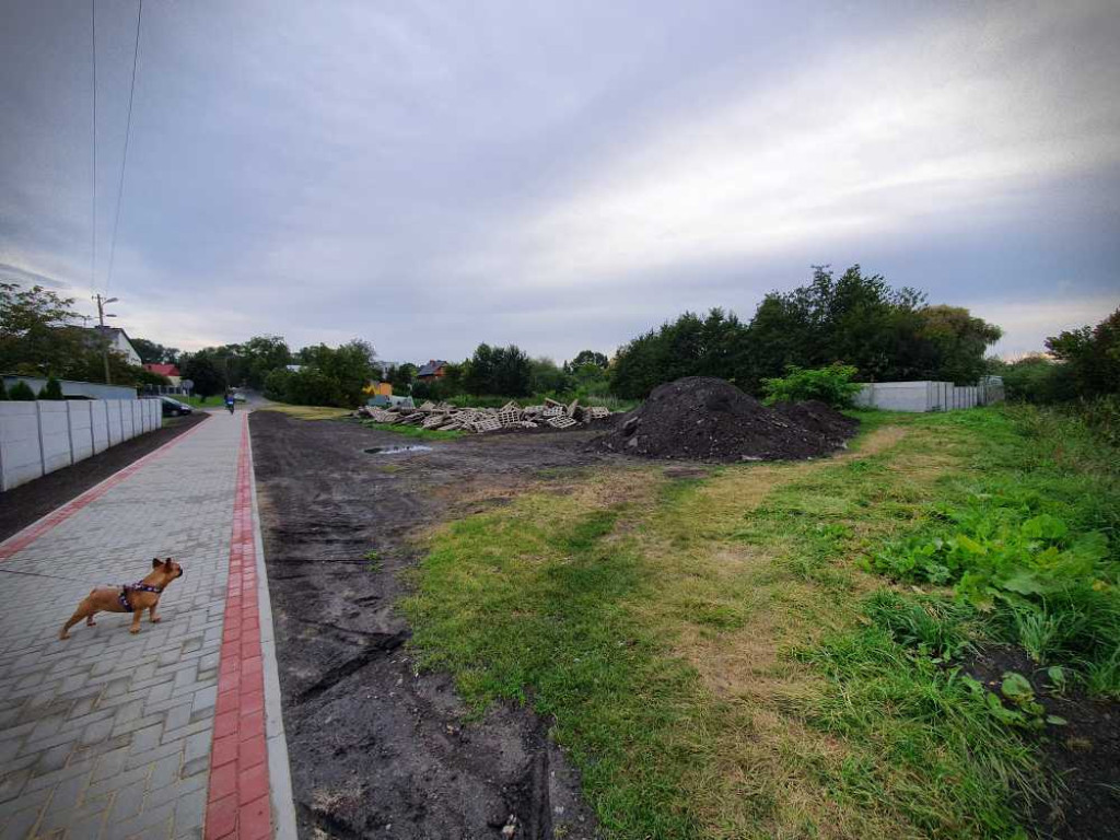 Hrubieszów: Nowy chodnik od Ceglanej do Huczwy [ZDJĘCIA]