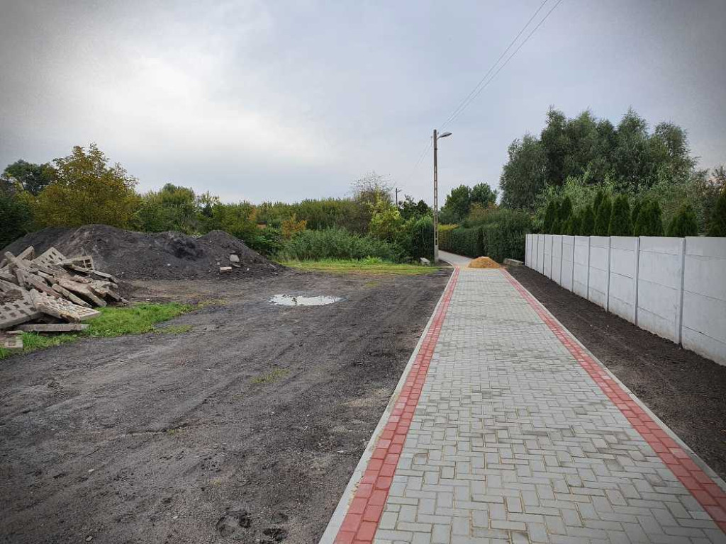 Hrubieszów: Nowy chodnik od Ceglanej do Huczwy [ZDJĘCIA]