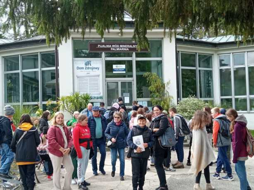 Uczniowie hrubieszowskiej Jedynki na wycieczce śladami Bolesława Prusa [ZDJĘCIA]