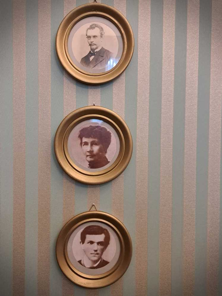 Uczniowie hrubieszowskiej Jedynki na wycieczce śladami Bolesława Prusa [ZDJĘCIA]