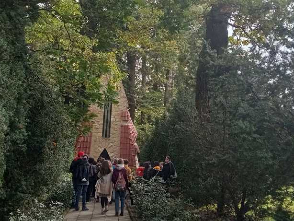 Uczniowie hrubieszowskiej Jedynki na wycieczce śladami Bolesława Prusa [ZDJĘCIA]