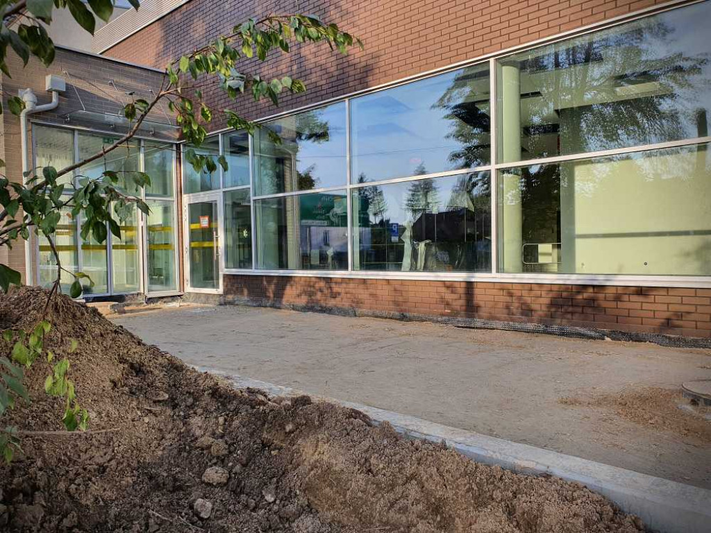 Hrubieszów: Przed basenem... [ZDJĘCIA]