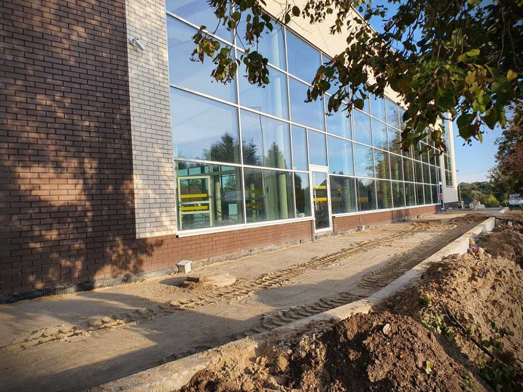 Hrubieszów: Przed basenem... [ZDJĘCIA]