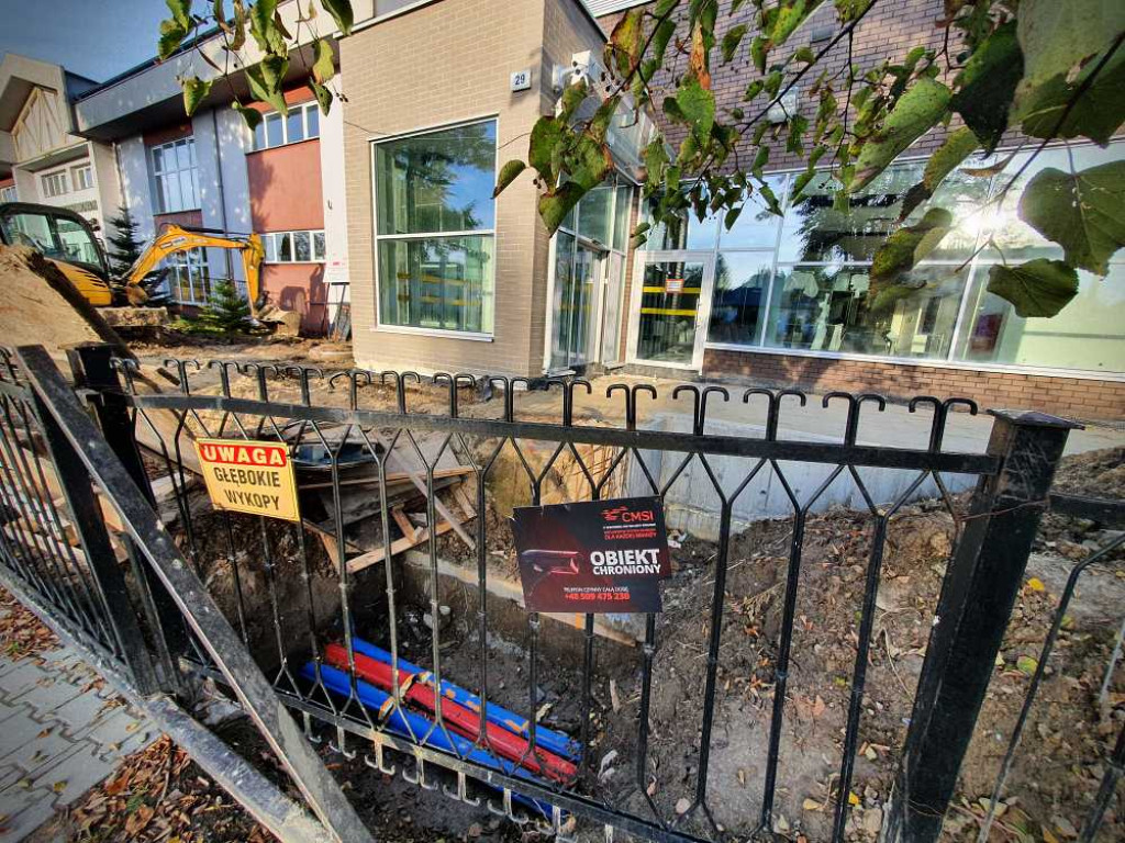 Hrubieszów: Przed basenem... [ZDJĘCIA]