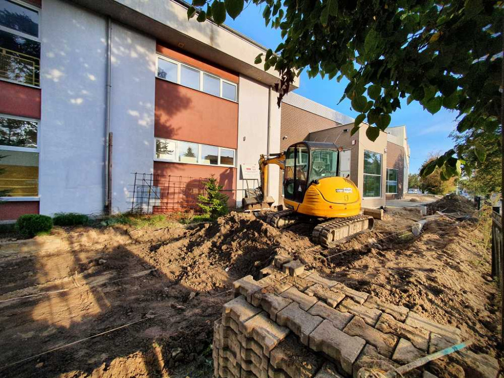 Hrubieszów: Przed basenem... [ZDJĘCIA]